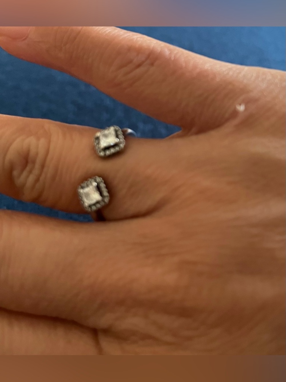 Pandora ring with big crystals